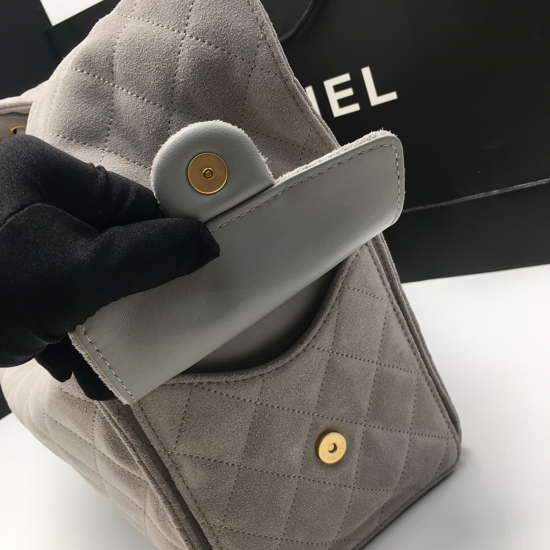 샤넬 25백 스웨이드 미듐 그레이 새상품 상품이미지4