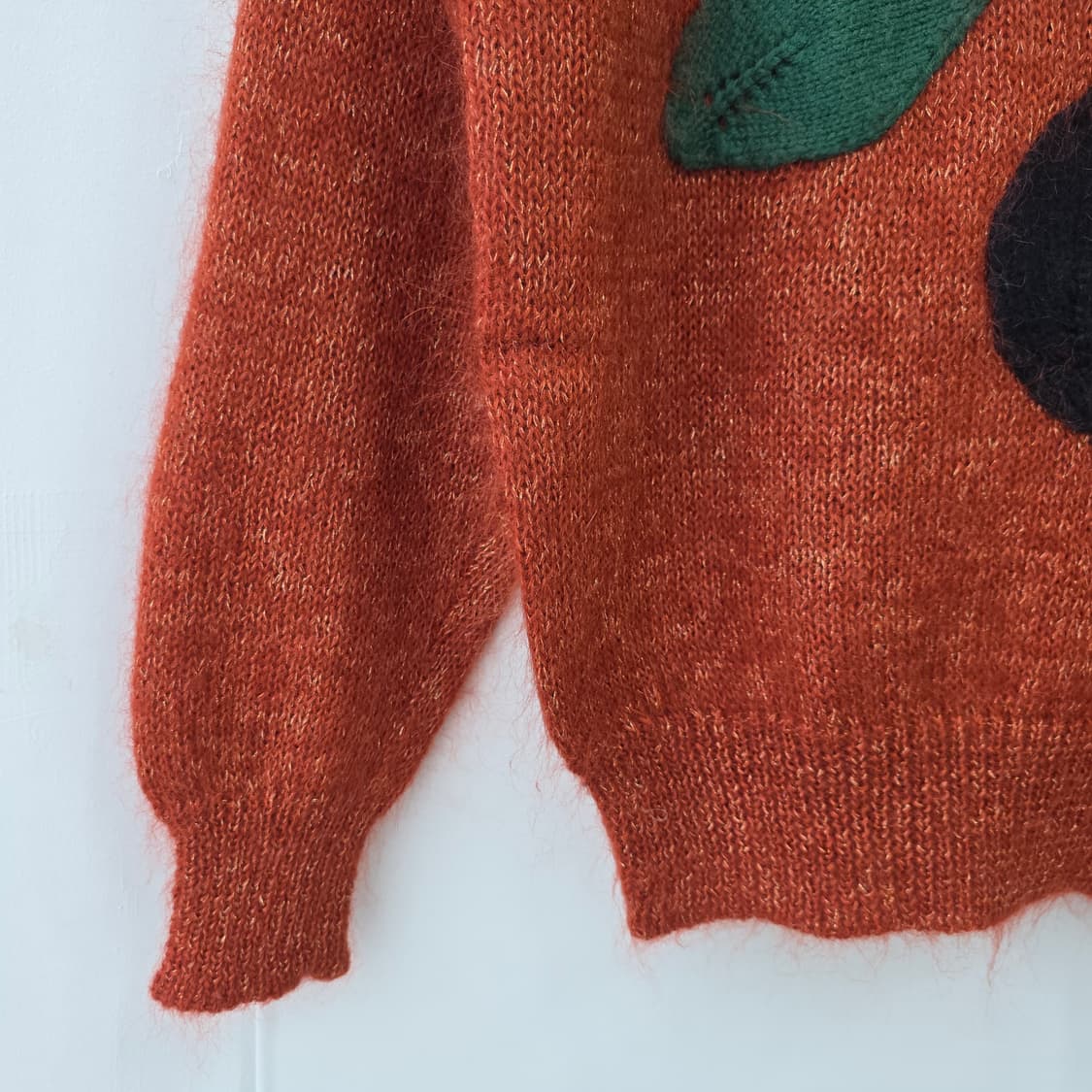 LA.BANDERLU 울 브릭오렌지 플라워 패치니트 상품이미지6