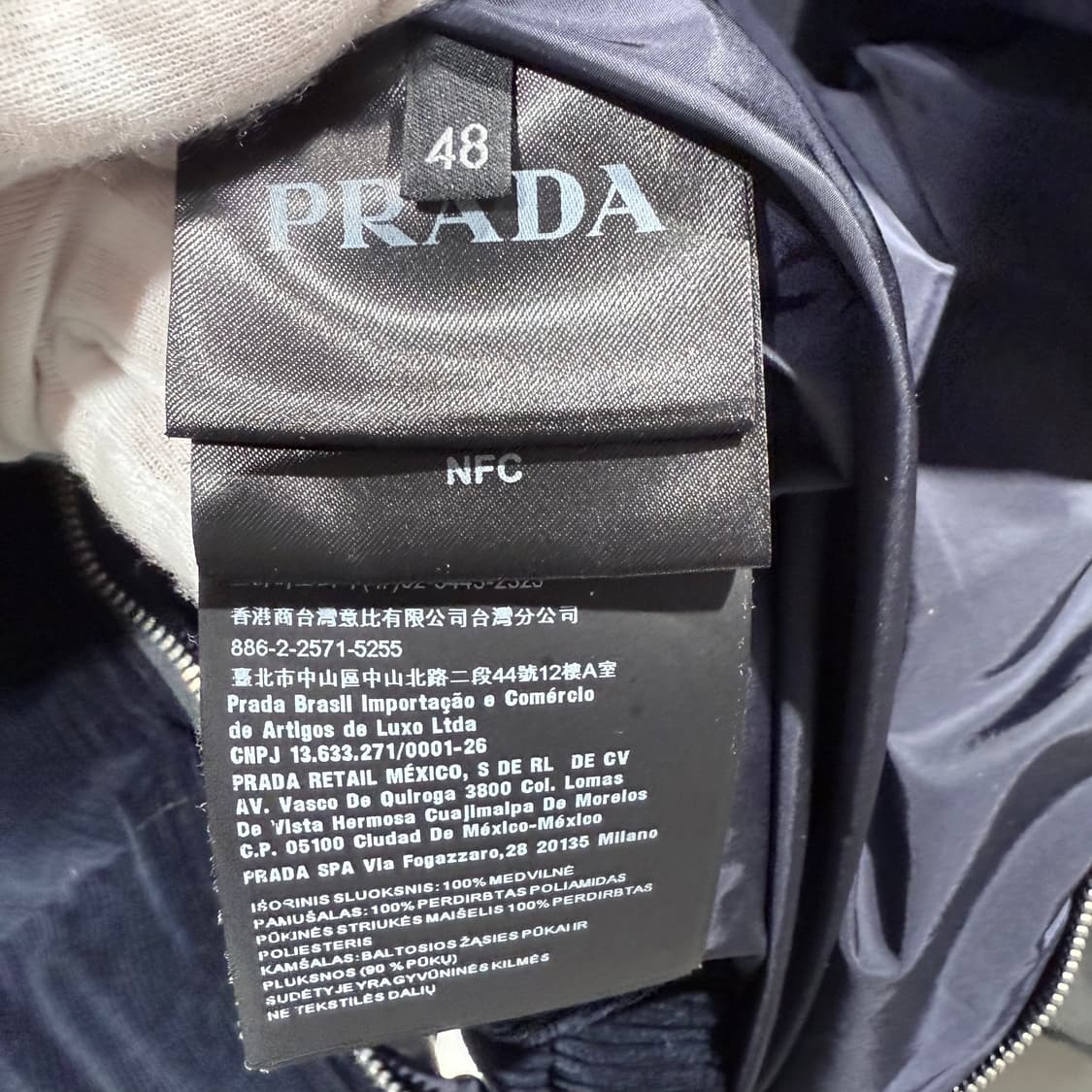 48 / 프라다 코듀로이 네이비 후드 숏패딩 상품이미지5