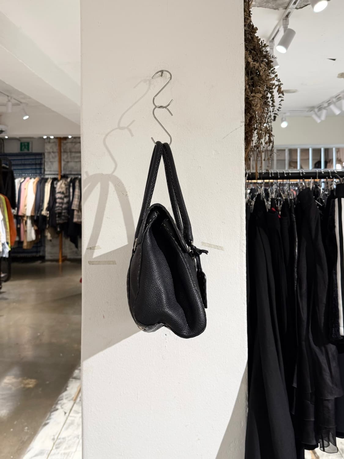 펜디 블랙 셀러리아 린다 토트백 상품이미지3