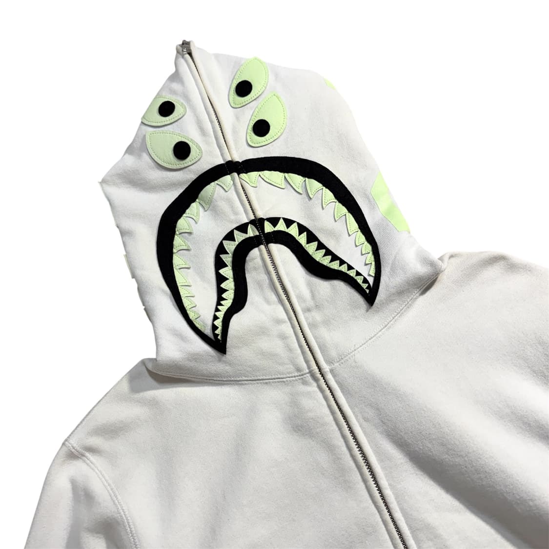 bape 베이프 X 바운티 헌터 매드 샤크 화이트 후드집업 상품이미지2