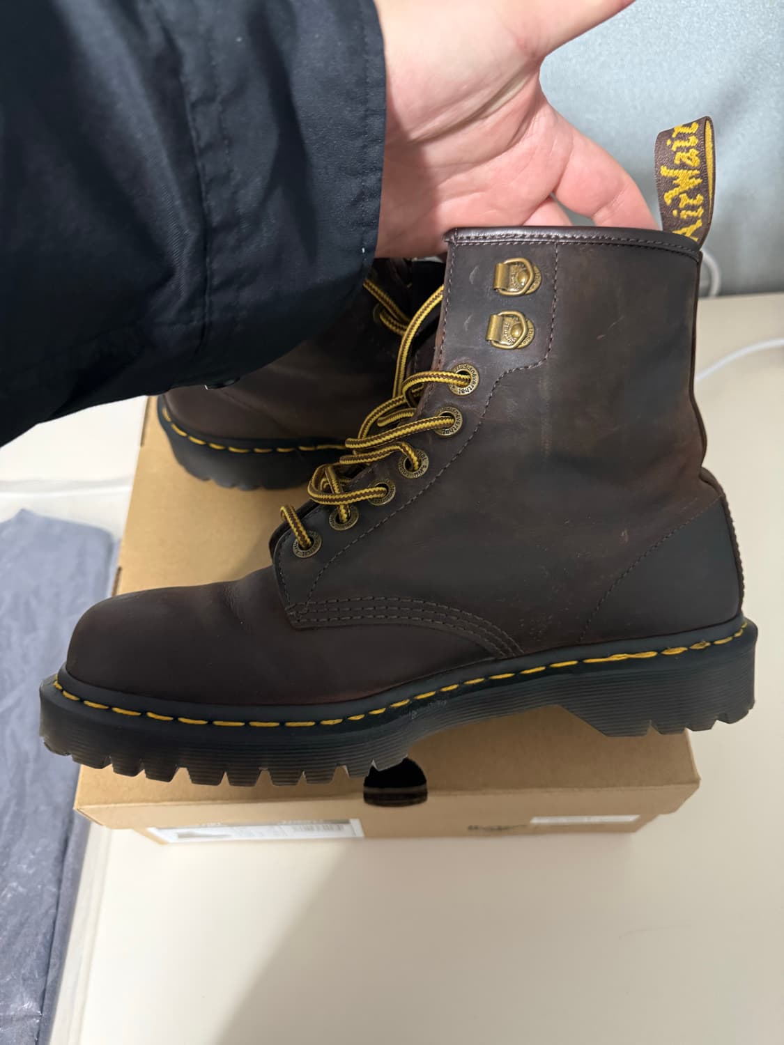 닥터마틴 x 디스이즈네버댓 1460 왁스드 풀 그레인 브라운 270 상품이미지9