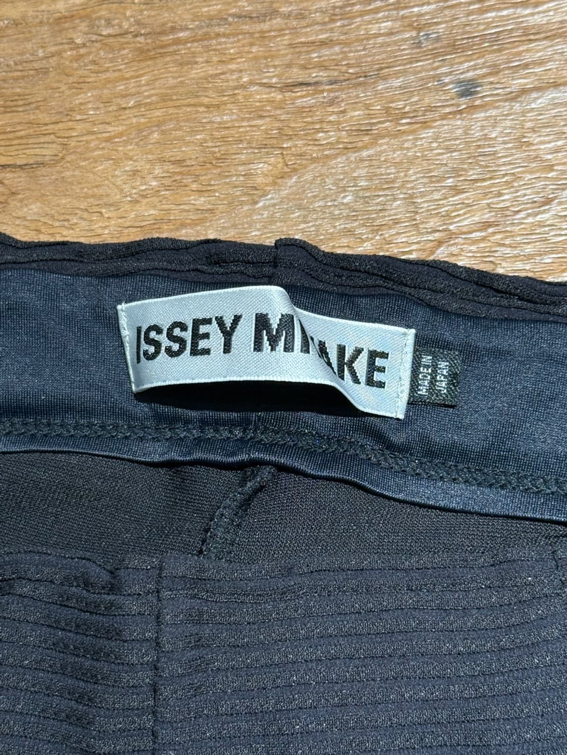 이세이미야케 블랙 립 패널 베스트 팬츠 셋업 상품이미지9