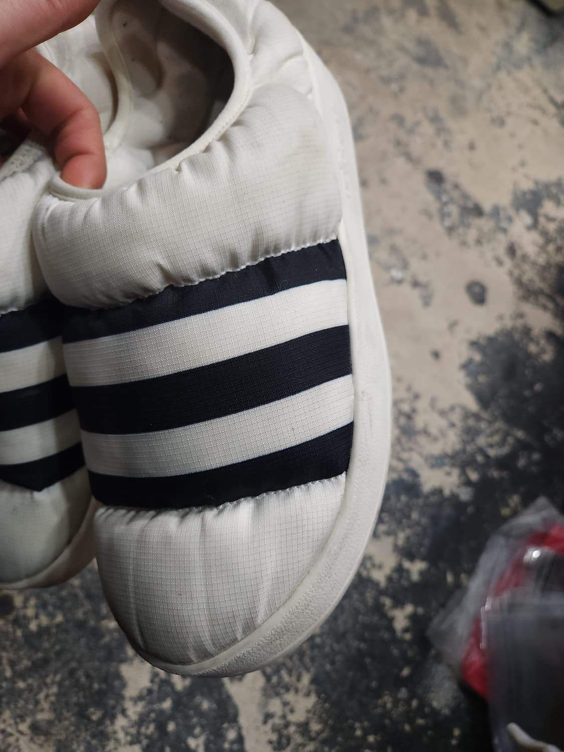 아디다스 퍼피렛 패딩 슬립온 265

 상품이미지7