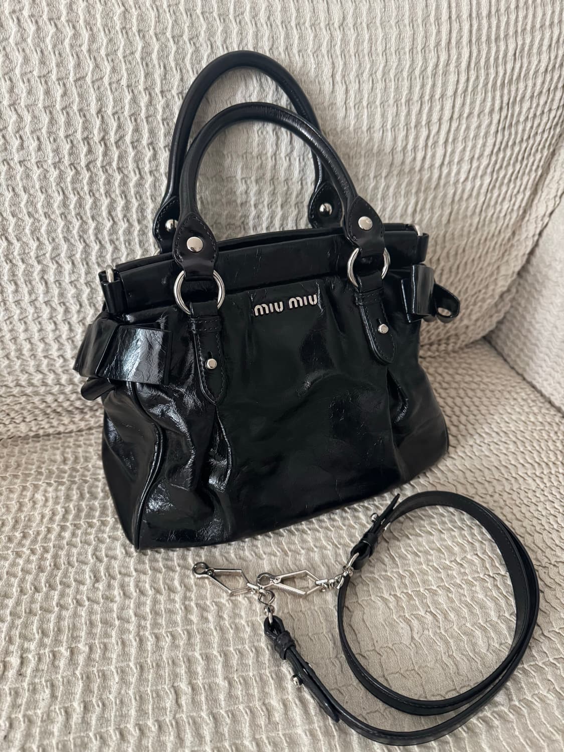 미우미우 비텔로 럭스 보우 사첼백 스몰 토트백 크로스백 상품이미지1