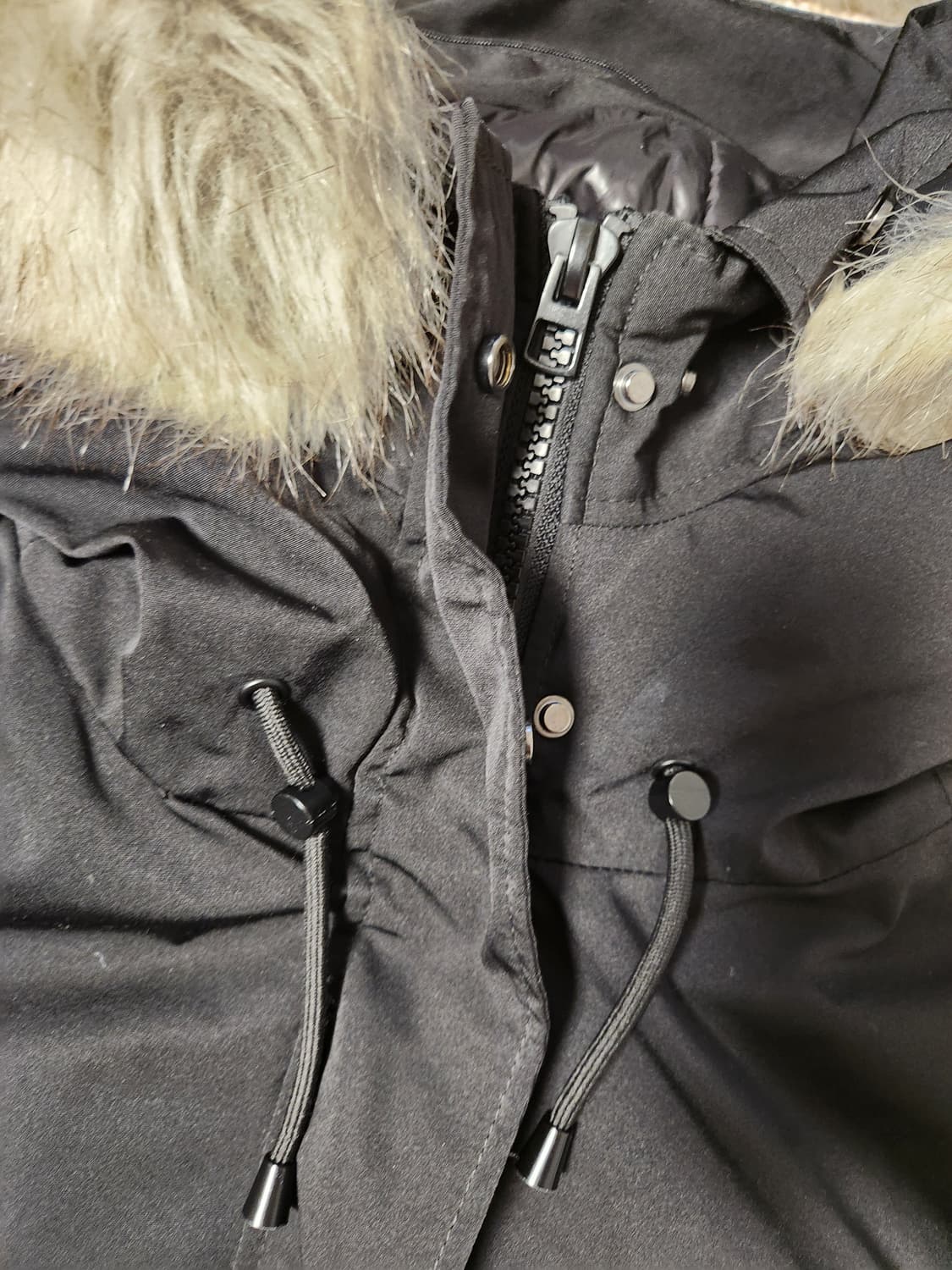 자라 패딩자켓 사이즈 170/88A (m)

외관 상태는 사용감 거의 없 상품이미지2