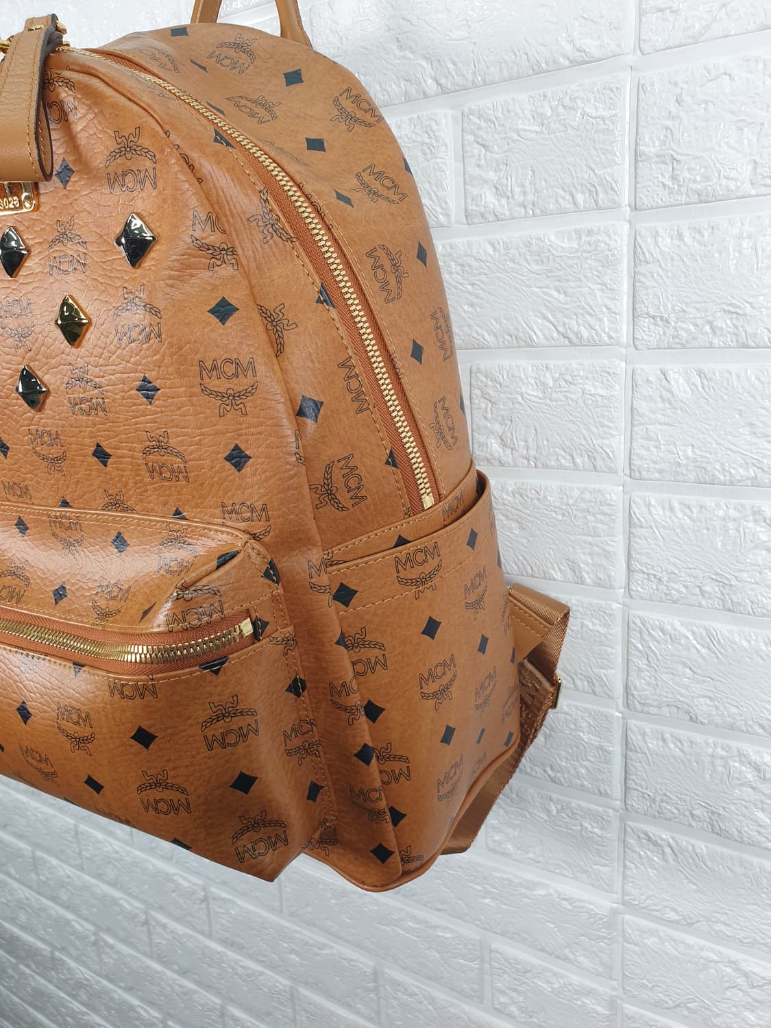 MCM 스타크 미디엄 백팩(MWT5STU04) 상품이미지6