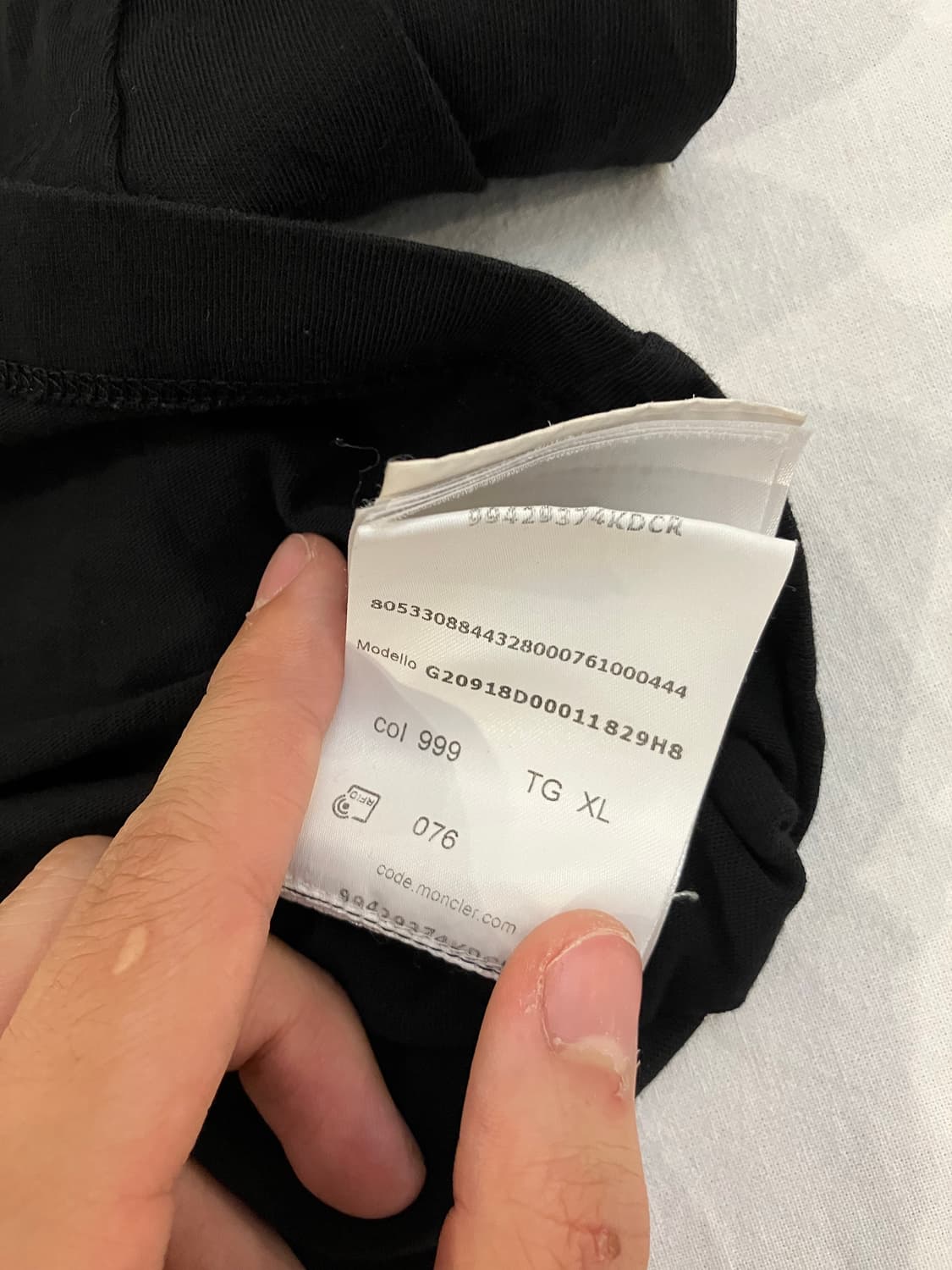 몽클레어 팔 로고 와펜 롱슬리브 블랙 상품이미지8