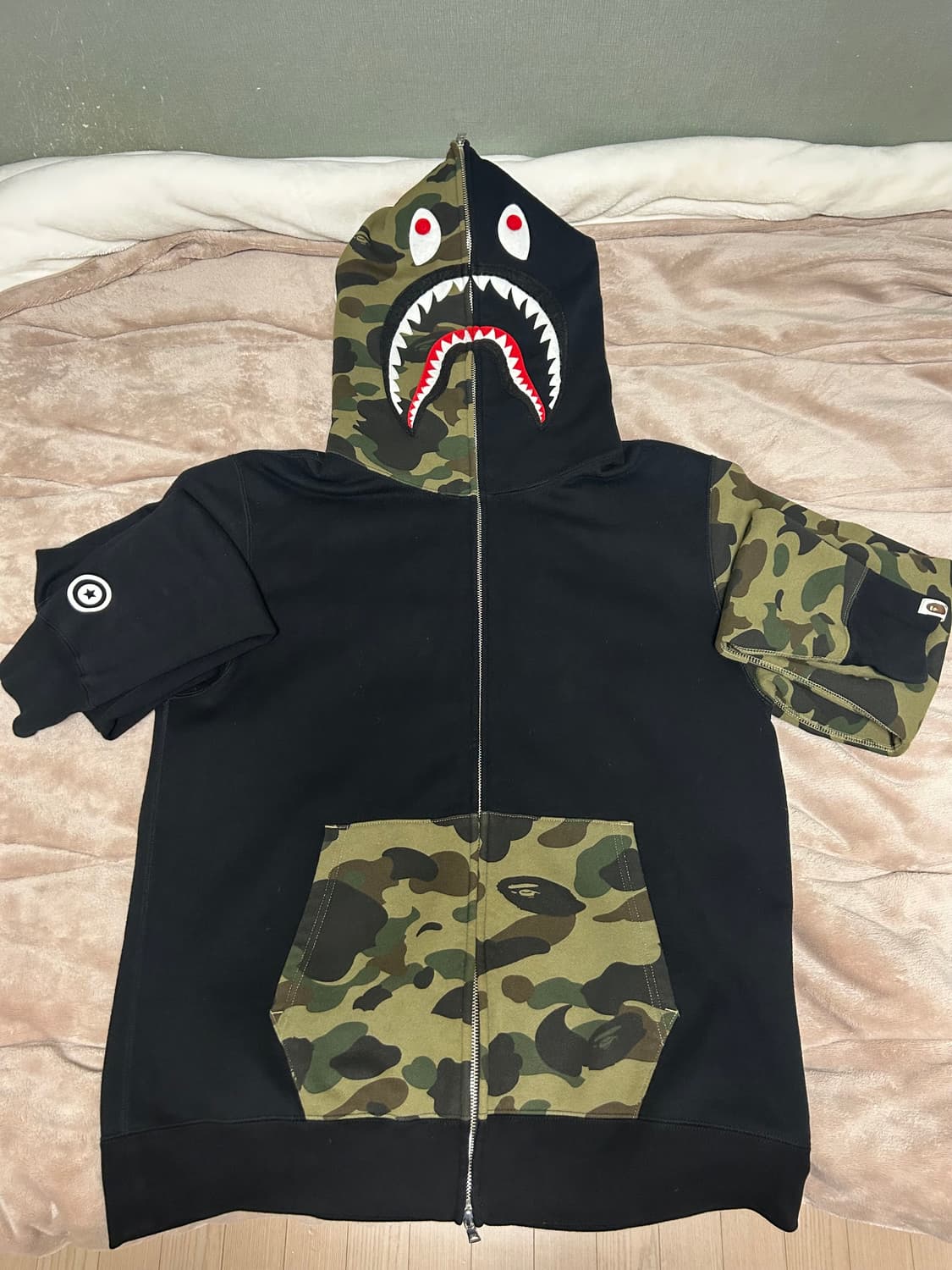 베이프 퍼스트 카모 샤크 풀집 후드 블랙 상품이미지1