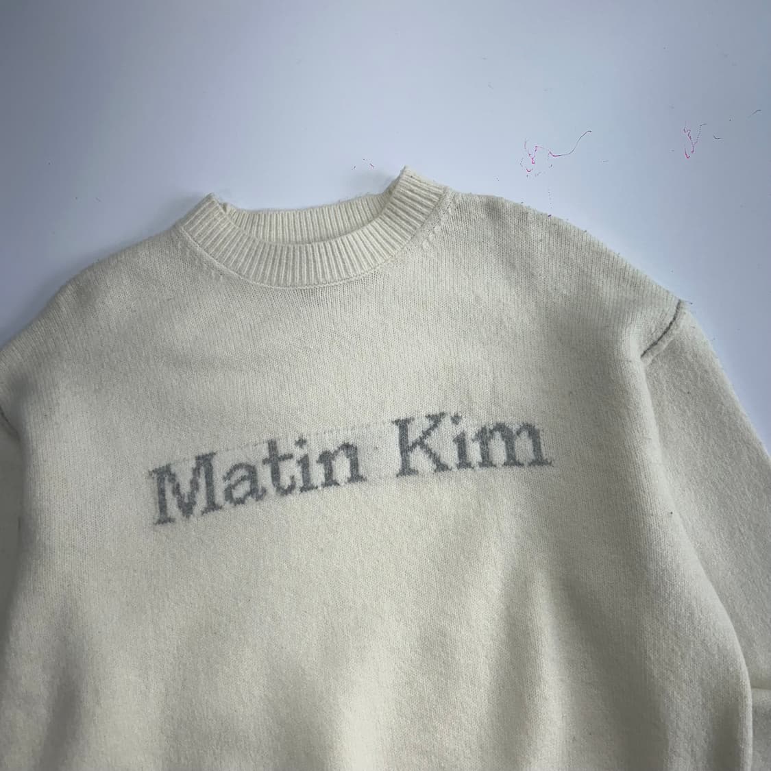 Matin kim  마땡킴 그레이로고 아이보리 니트 상품이미지4