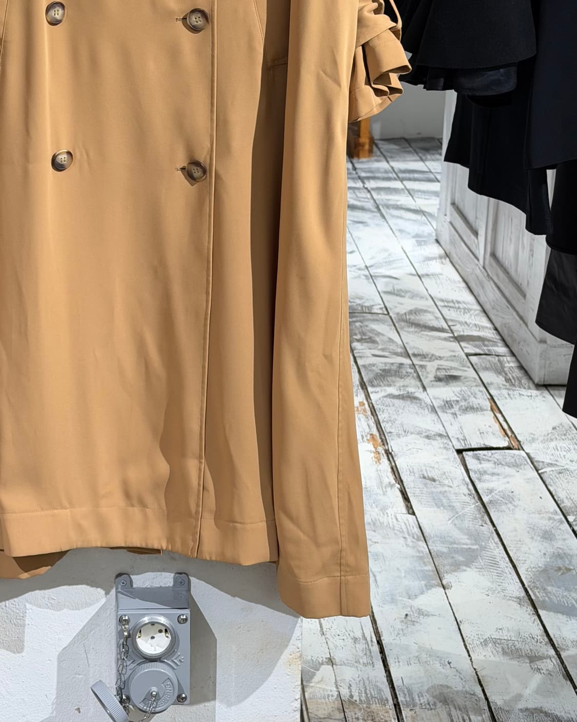 mm6 베이지 실크 더블 버튼 트렌치 코트 상품이미지7