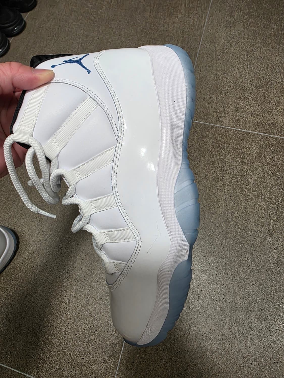 조던 11 레트로 레전드 블루 2024 상품이미지7