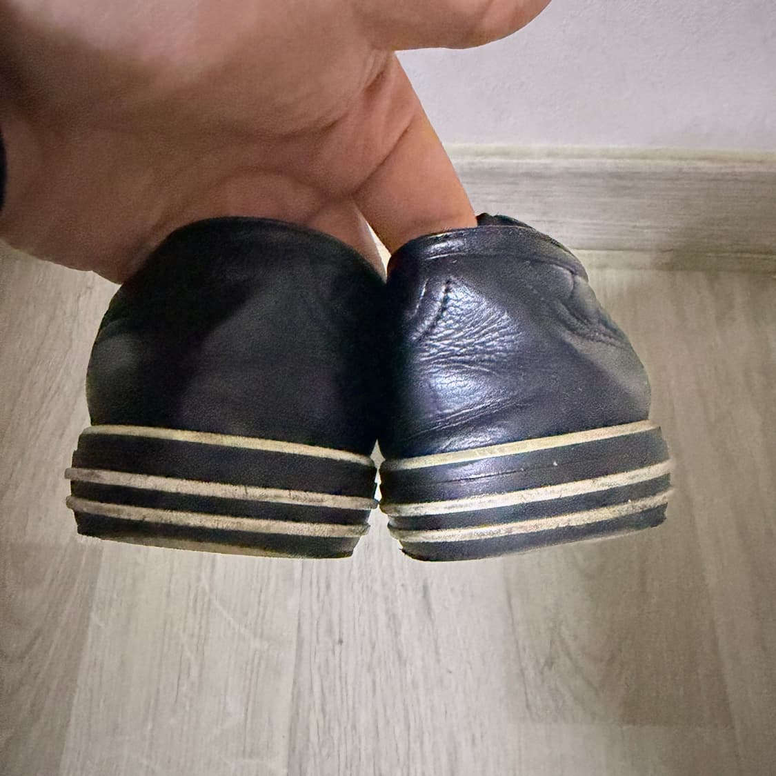 샤넬 여성 로고 가죽 단화 스니커즈 37.5 (여성 245) 상품이미지5