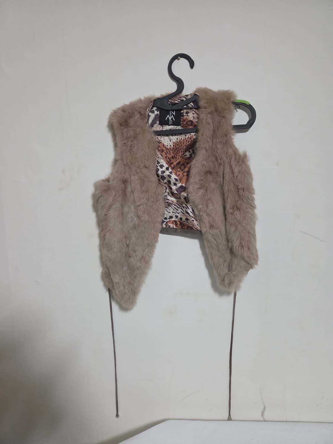 aria 퍼 베스트 M사이즈 상품이미지1