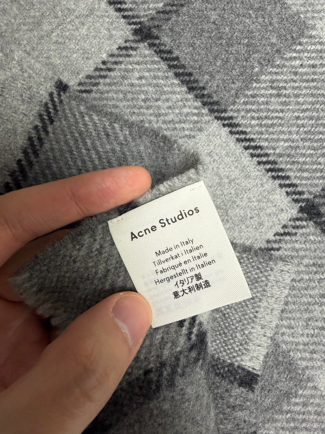 아크네 스튜디오 체크 머플러 그레이 상품이미지5