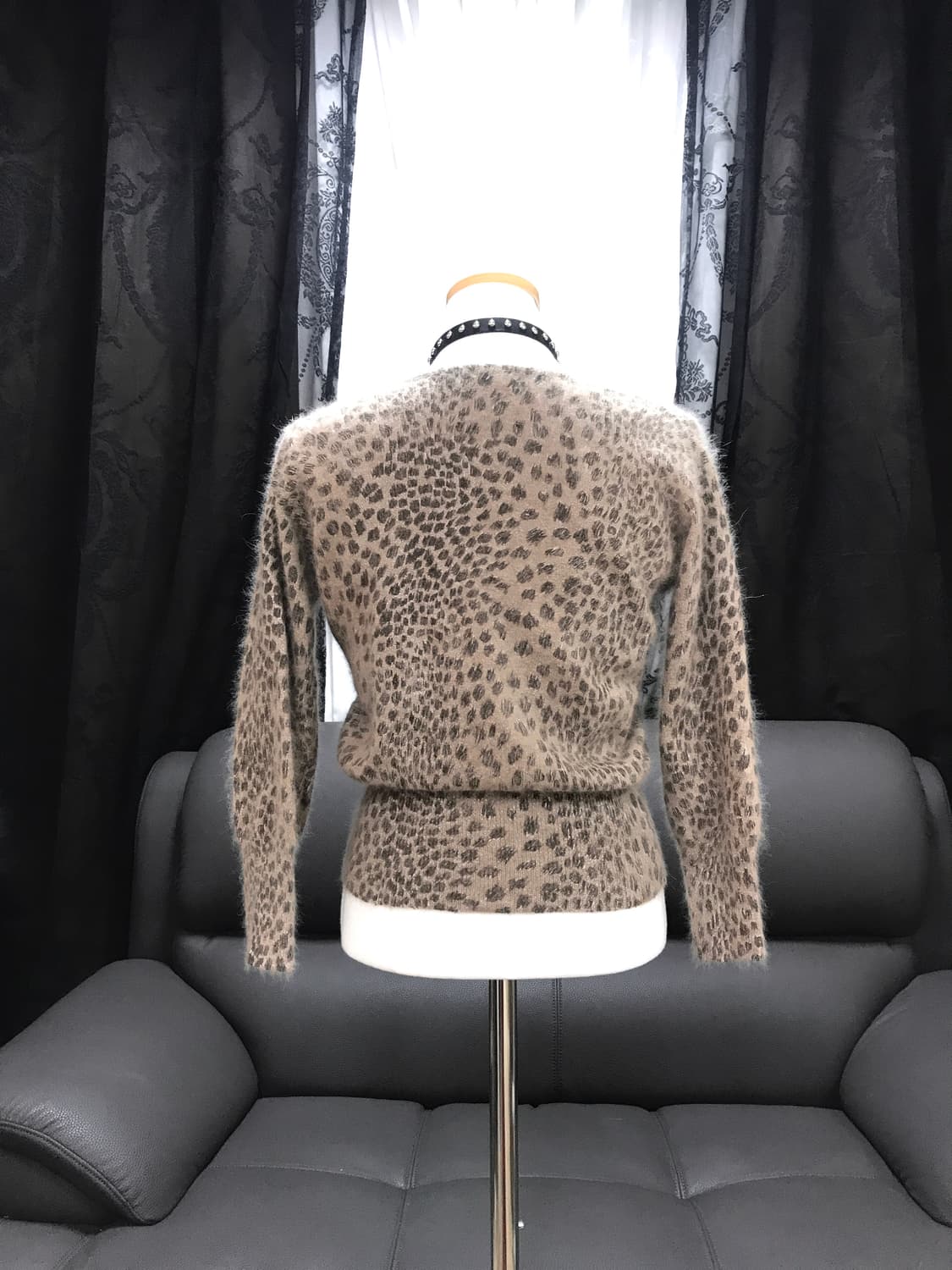 빈티지 레오파드 브이넥 니트 상품이미지3