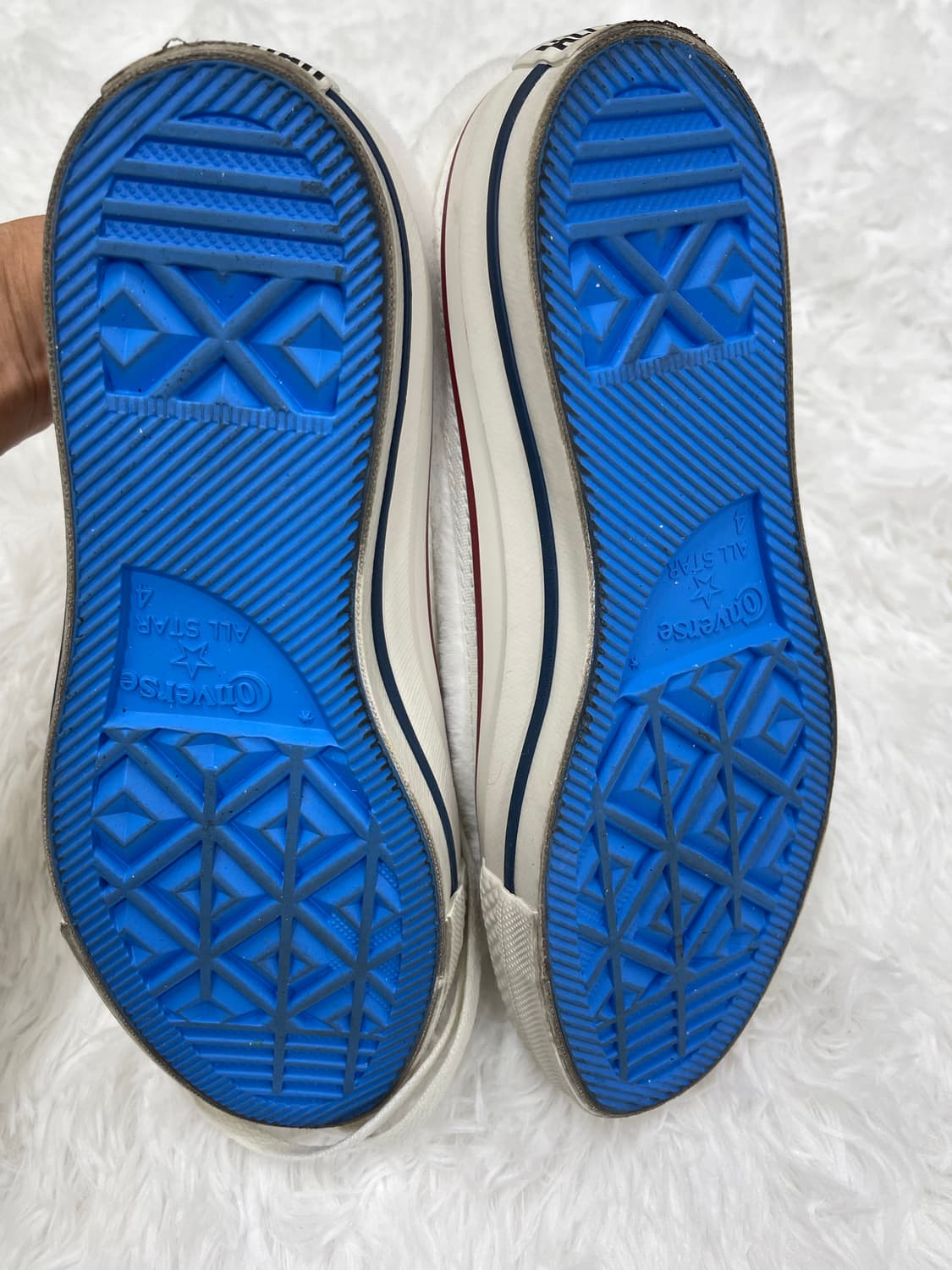 컨버스 올스타 헬로 키티 OX 퍼 화이트 상품이미지6