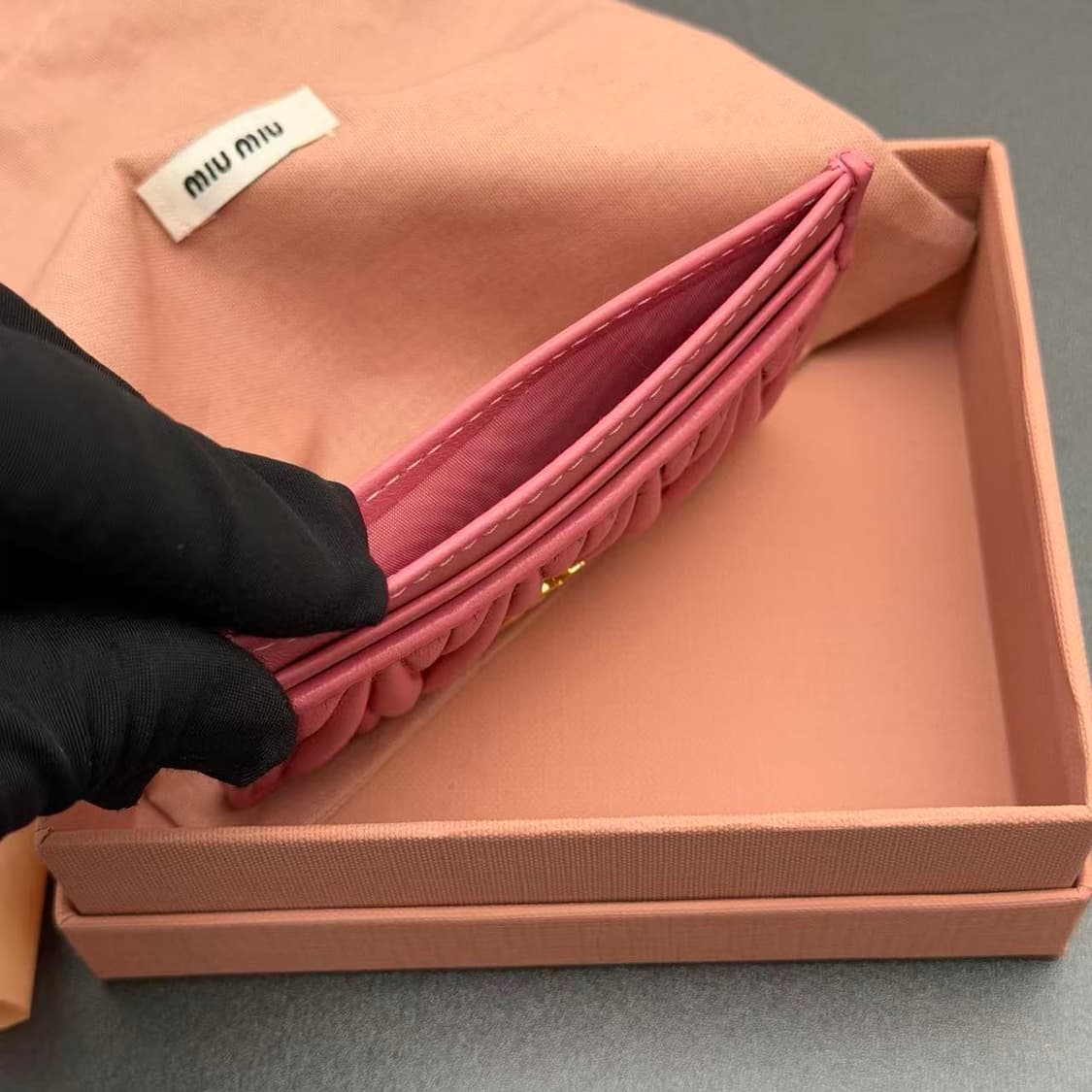 미우 미우 마테라쎄 나파 가죽 카드 홀더 베고니아 핑크 상품이미지7