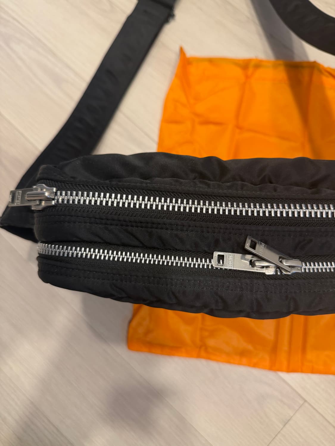 포터 탱크 숄더백 블랙 S 상품이미지3