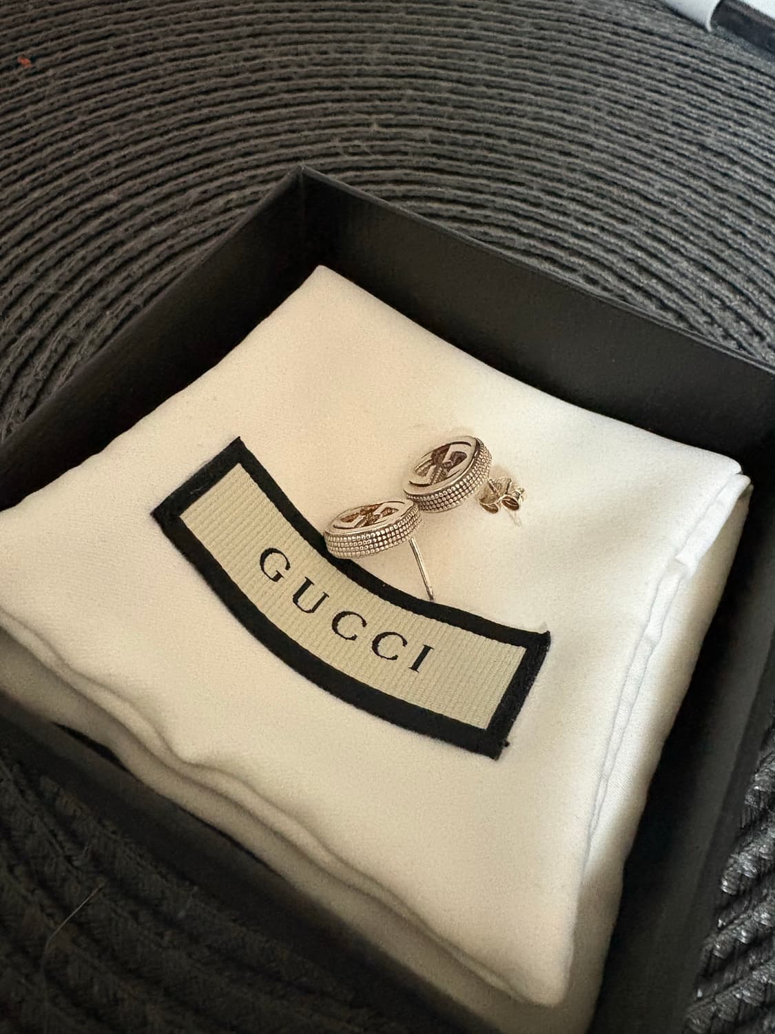 구찌 인터로킹 G스터드 귀걸이 상품이미지3