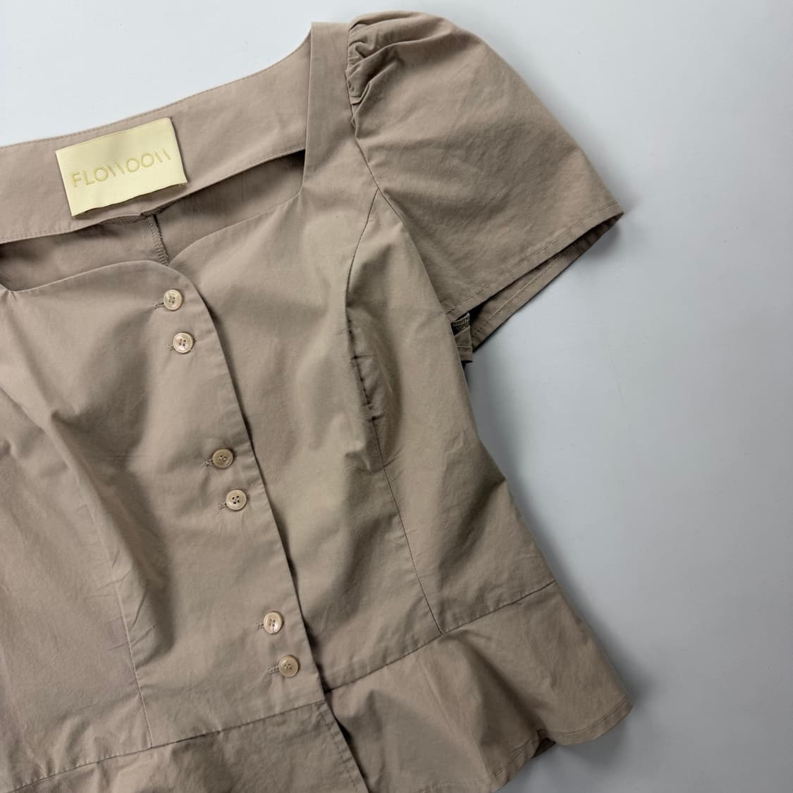 플로움 Summer Rosy 블라우스 베이지 상품이미지4