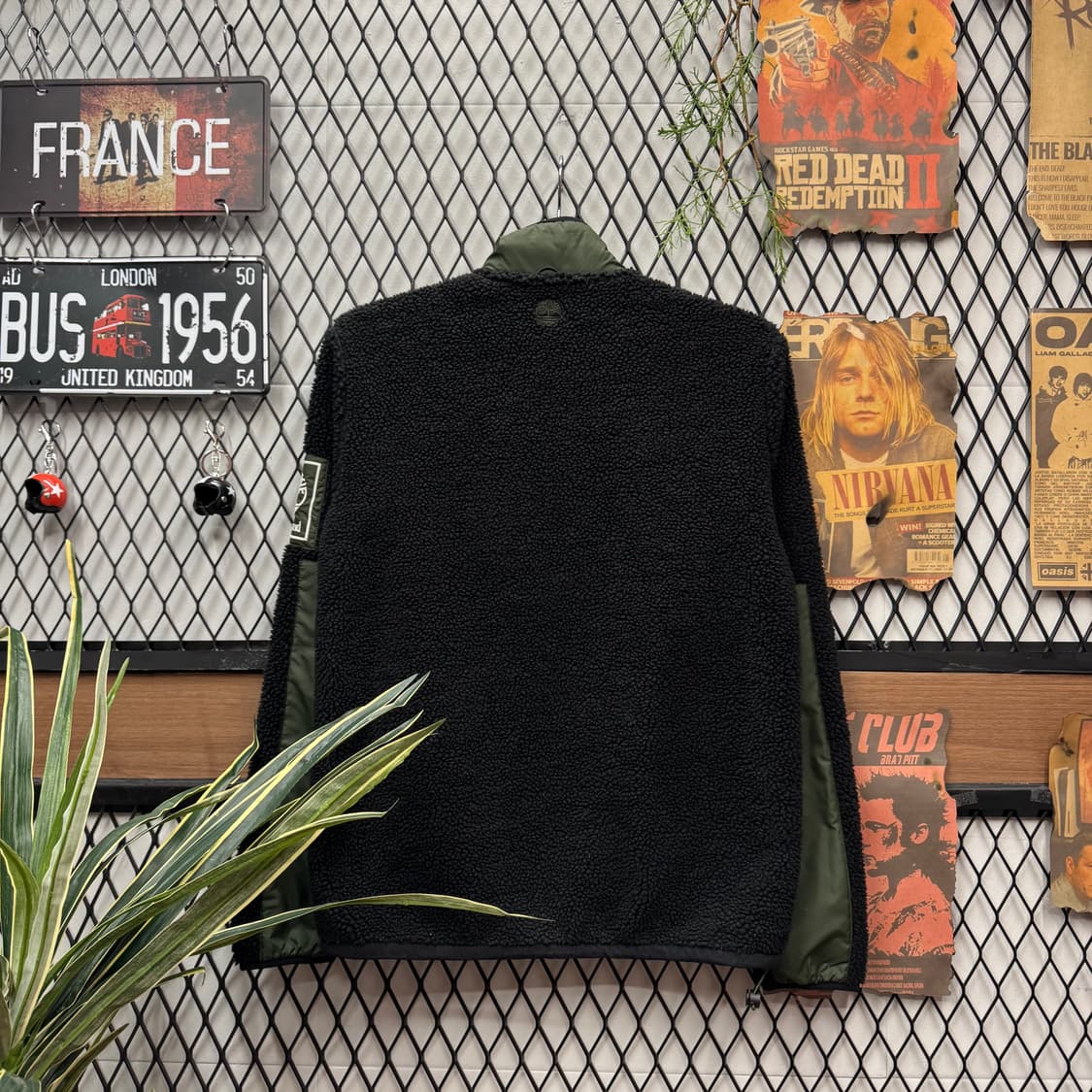 2019 F/W 팀버랜드 플리스 자켓 카키 배색 패치 디테일 블랙 상품이미지2
