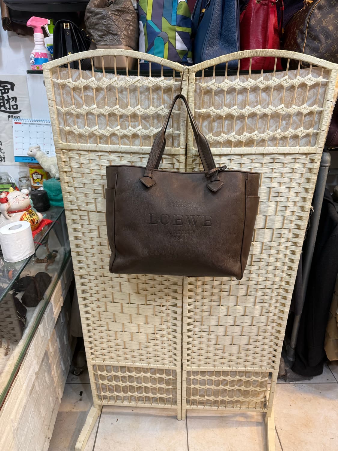 정품 로에베 쇼퍼백 팝니다 상품이미지1