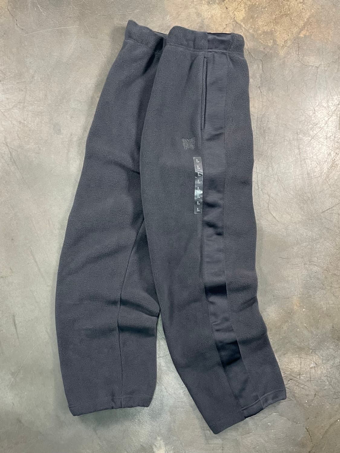 니들스 X 유니클로 플리스 트랙팬츠 상품이미지1