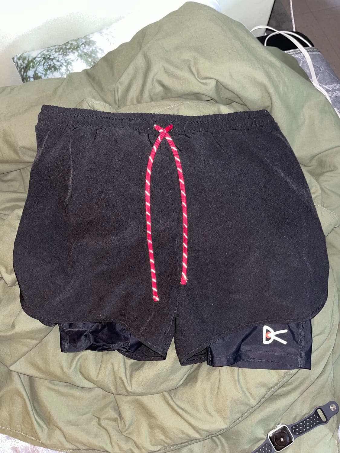 디스트릭트 비전 레이어드 포켓 트레일 쇼츠 상품이미지1