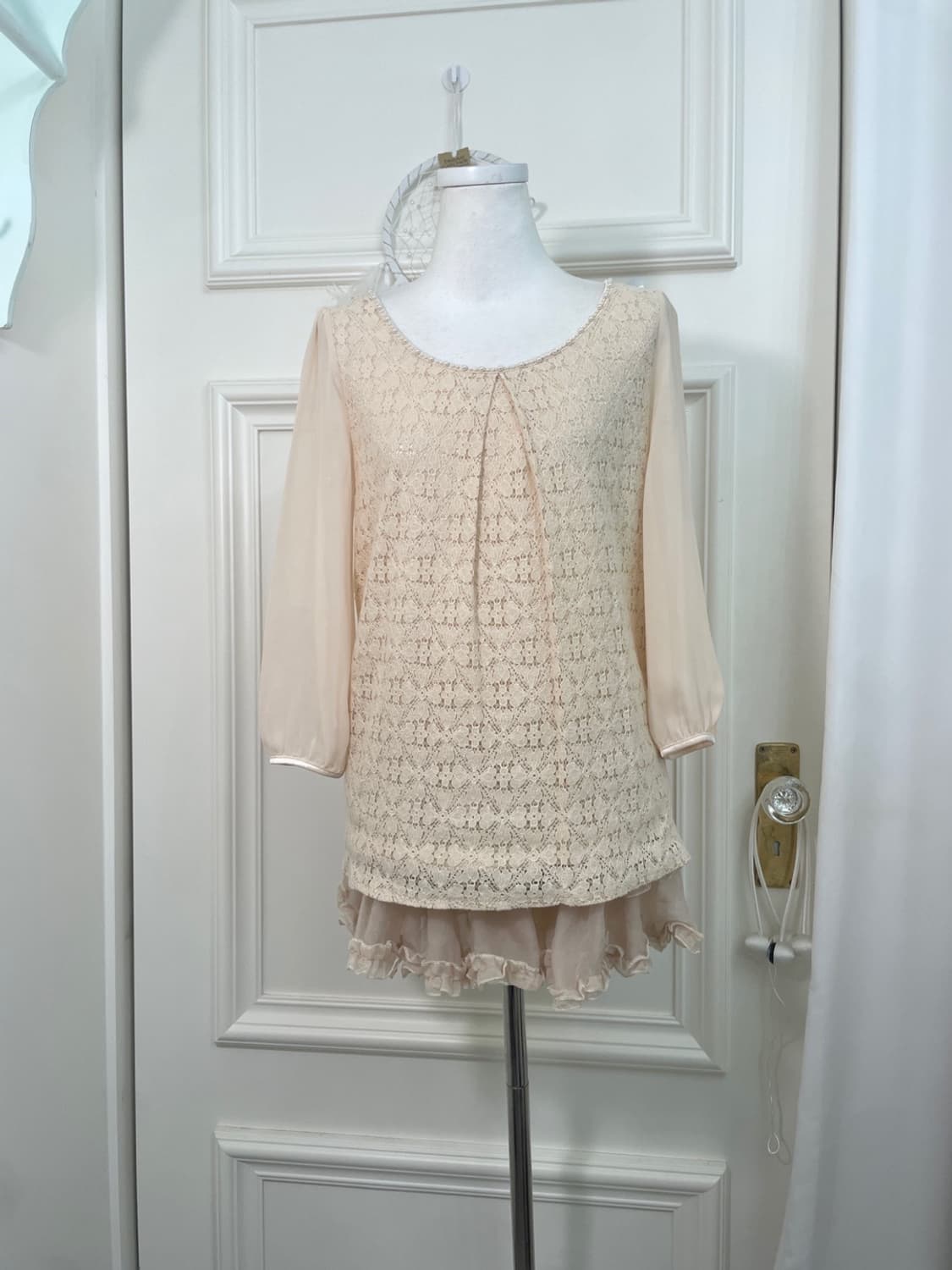 coral lace pearl point blouse(size-38) 상품이미지1