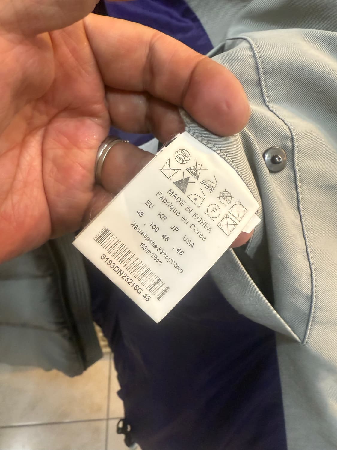 48/100 정품 솔리드옴므 패딩 팝니다 상품이미지3