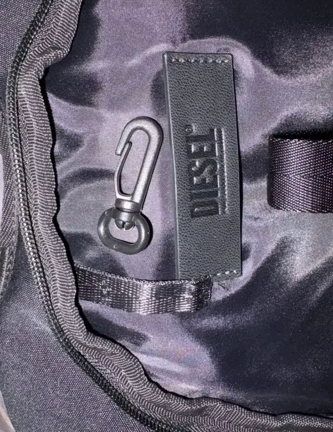 디젤 1DR-팟 백팩 블랙 팝니다. 상품이미지3