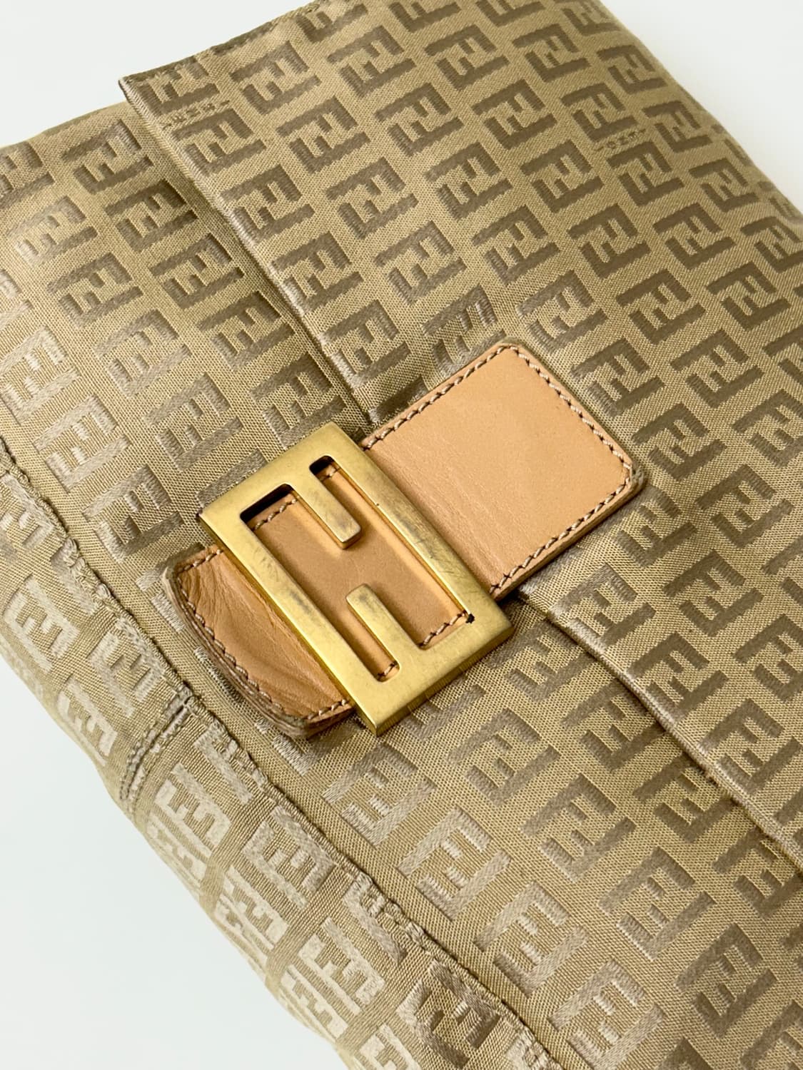 Fendi 펜디 베이지 맘마백 상품이미지2