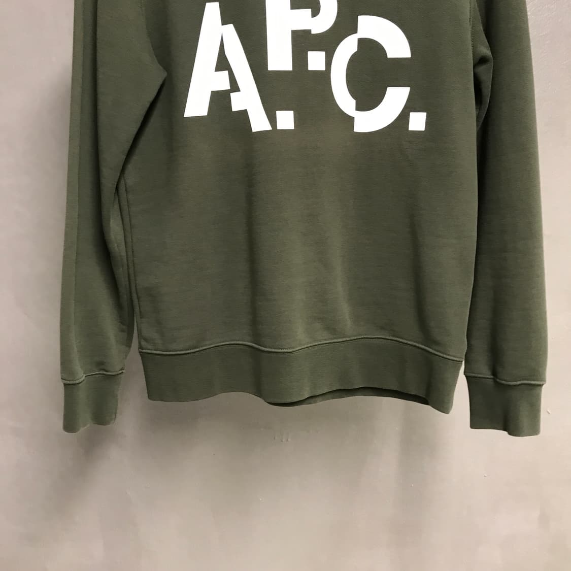 APC 아페쎄 맨투맨 카키 S(W) 상품이미지3