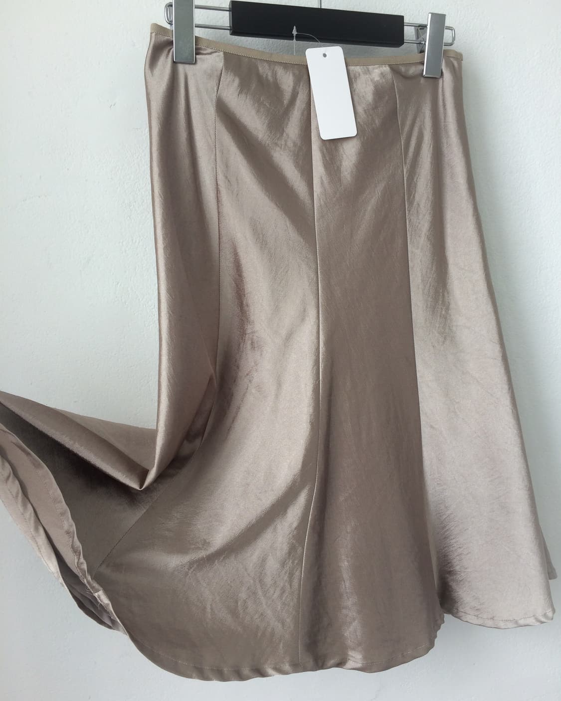Glossy midi skirt 상품이미지2
