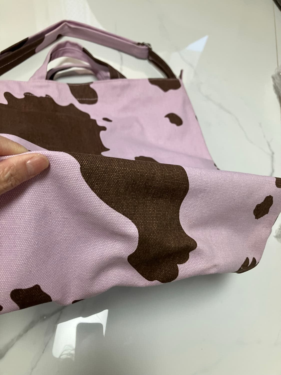 (희귀) baggu 바쿠 덕백 UO 한정판 캔버스 핑크 카우 패턴 숄더백 상품이미지2