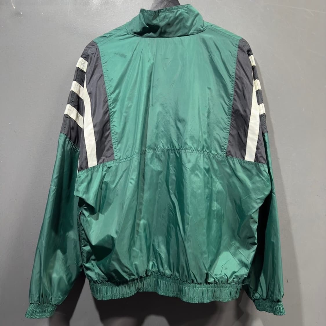 아디다스 올드스쿨 바람막이 상품이미지3