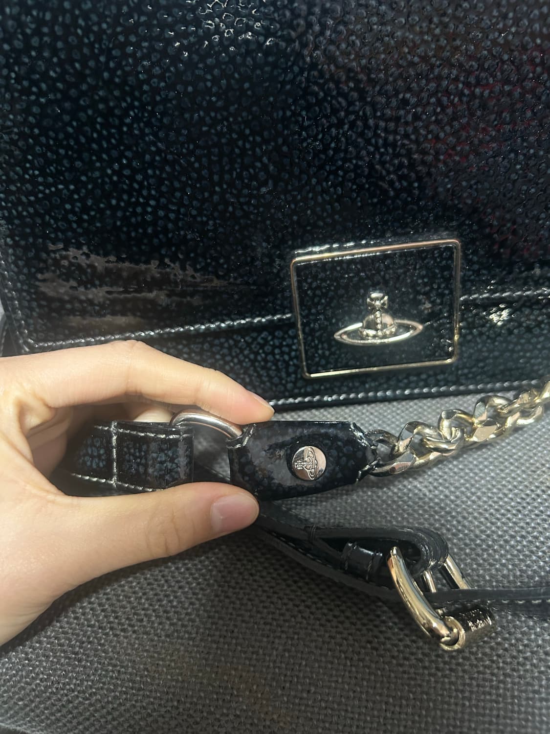 비비안웨스트우드 에나멜 크로스백 상품이미지3