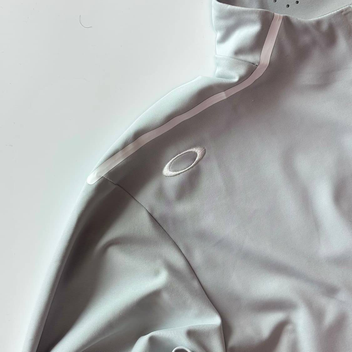 오클리 테크니컬 하프 집업 상품이미지2