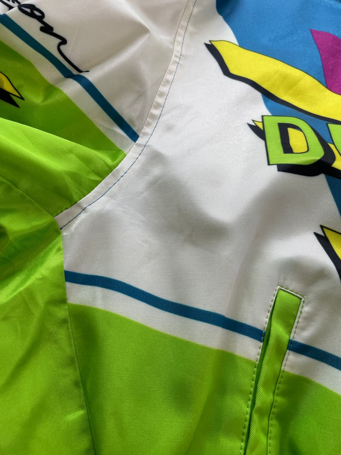 데상트 레이싱 그래픽 컴페티션 자켓 J03864 상품이미지5