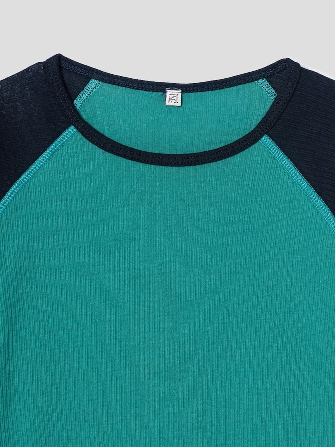 BASERANGE Gene Long Sleeve Tee - Green 상품이미지7