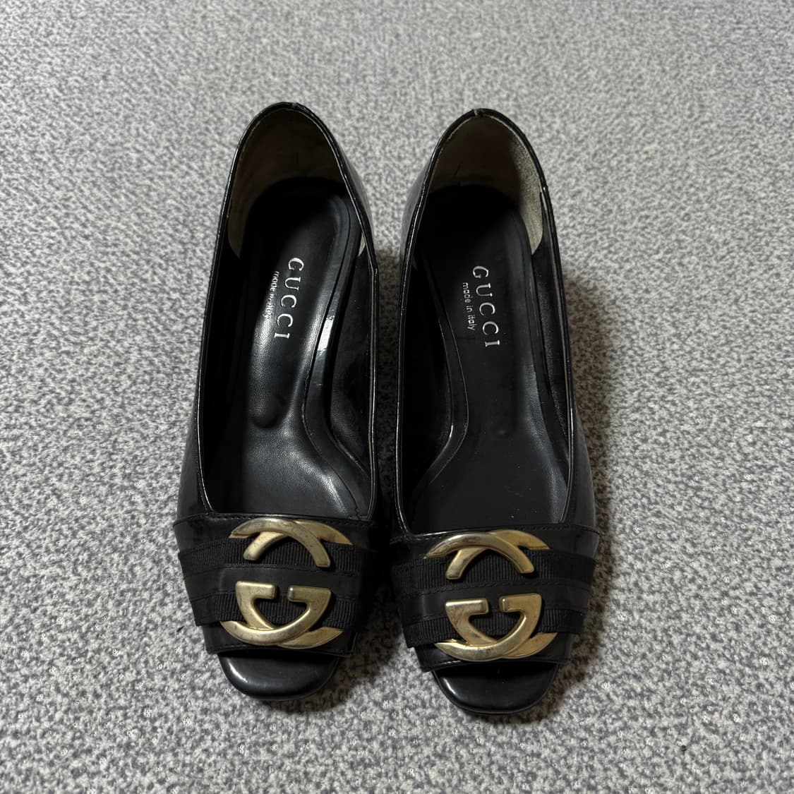 Gucci 구찌 금장 로고 에나멜 펌프스 구두 37.5 245 상품이미지2