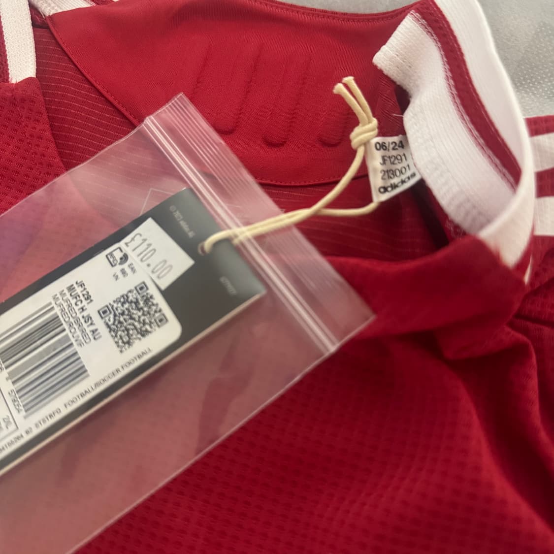 24-25 맨체스터 유나이티드 홈 어센틱 유니폼 해리 매과이어 상품이미지10