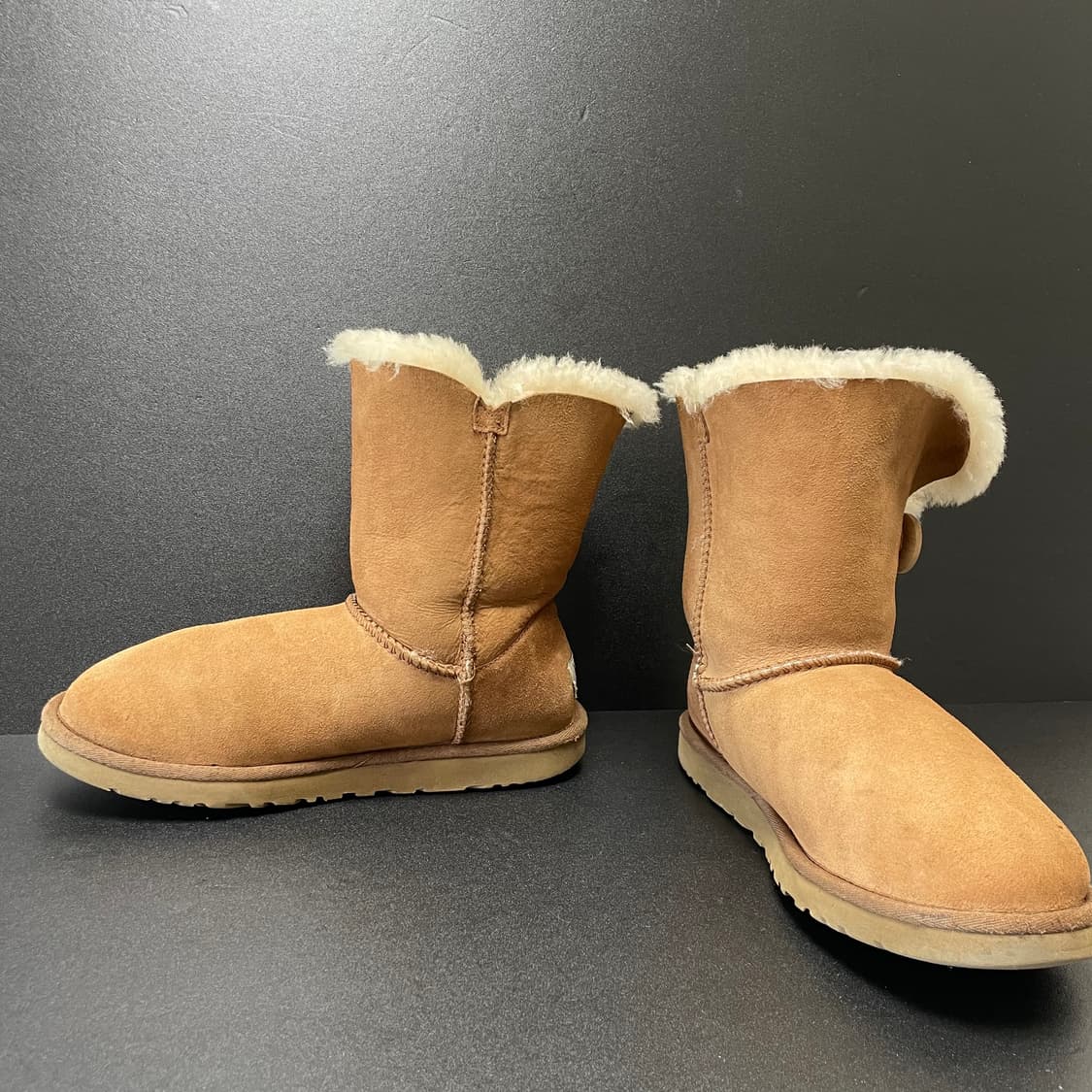 [250] UGG 어그 베일리 버튼 II 상품이미지4