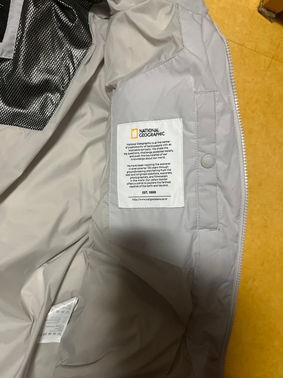 내셔널지오그래픽 그레이 패딩 백화점 m사이즈 상품이미지7