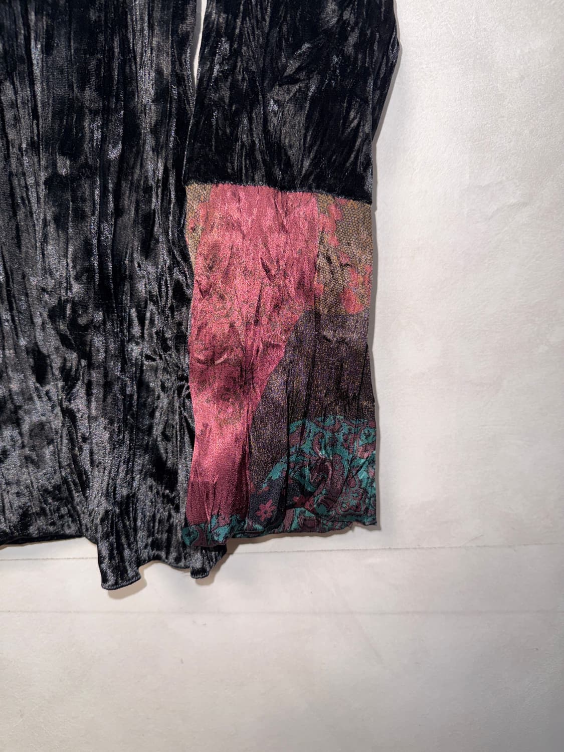 Black oriental detail velvet pleats bl 상품이미지3