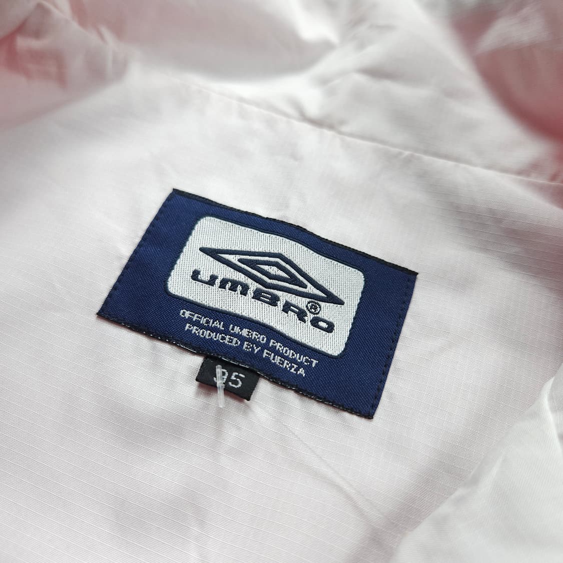 엄브로 빅로고 배색 박시핏 바람막이 (L) 상품이미지5