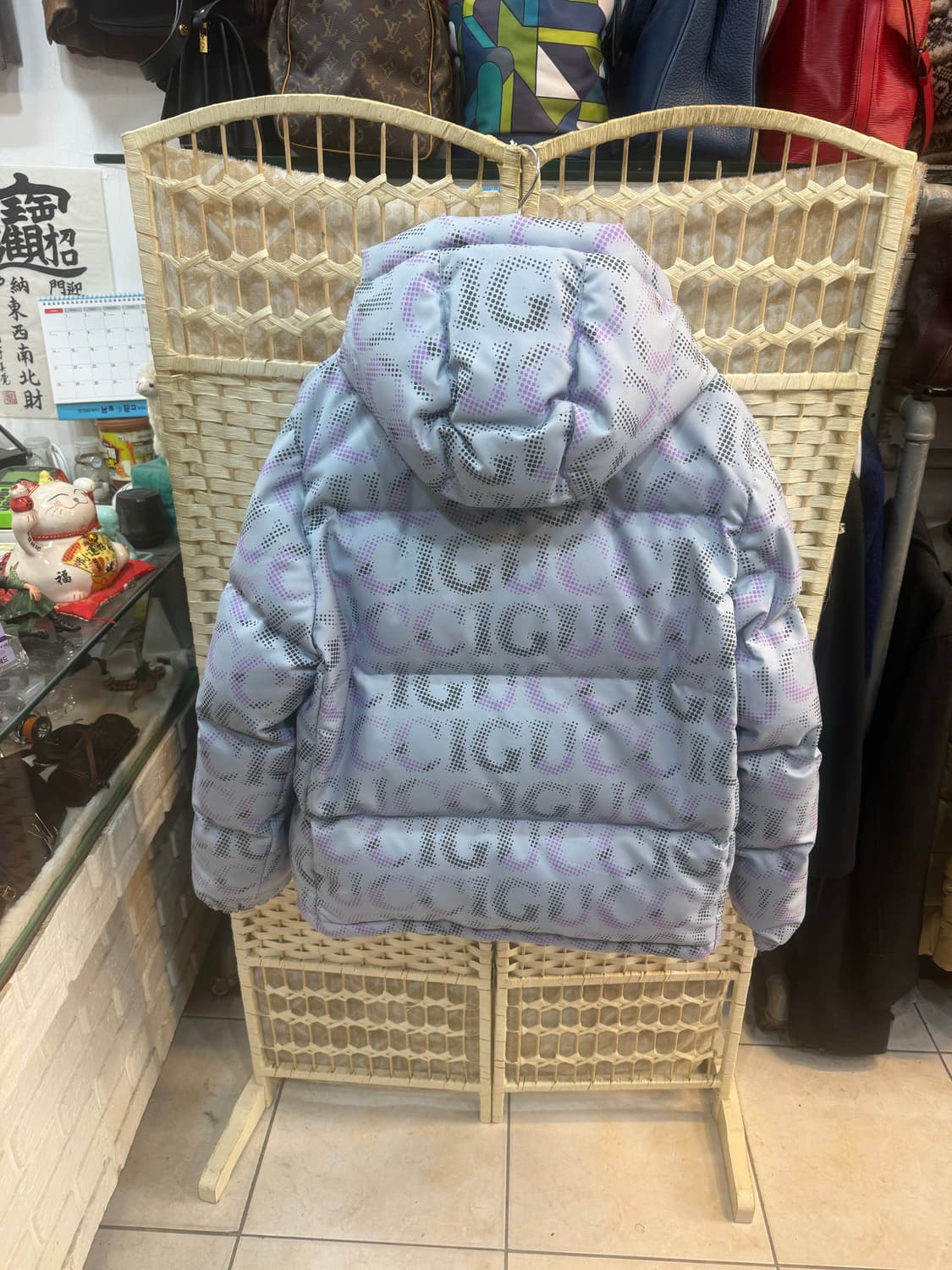 50/105/24fw 정품 구찌 올오버 로고 다운패딩 팝니다 상품이미지10