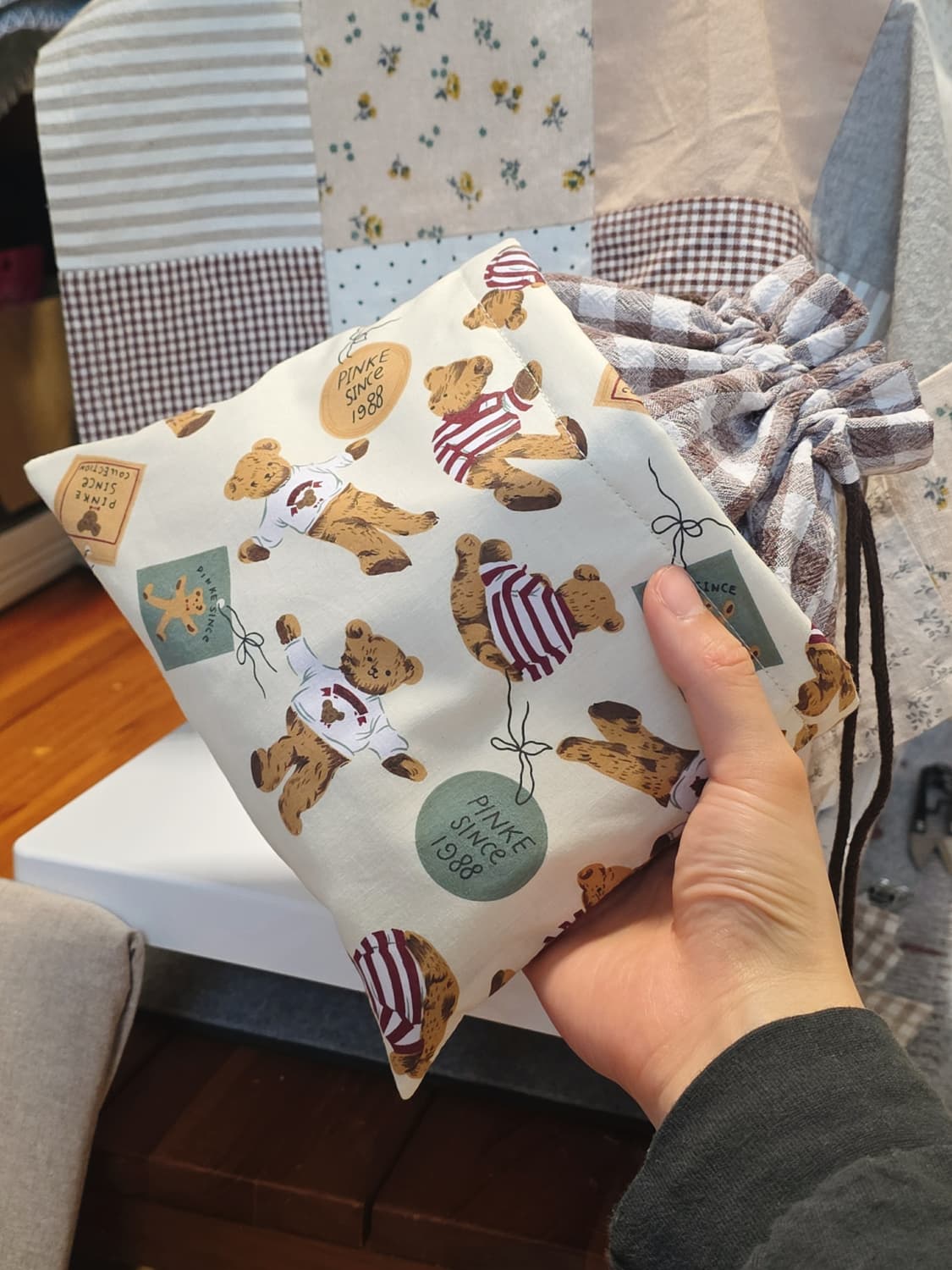 핸드메이드 곰무늬 스트링 파우치 상품이미지4