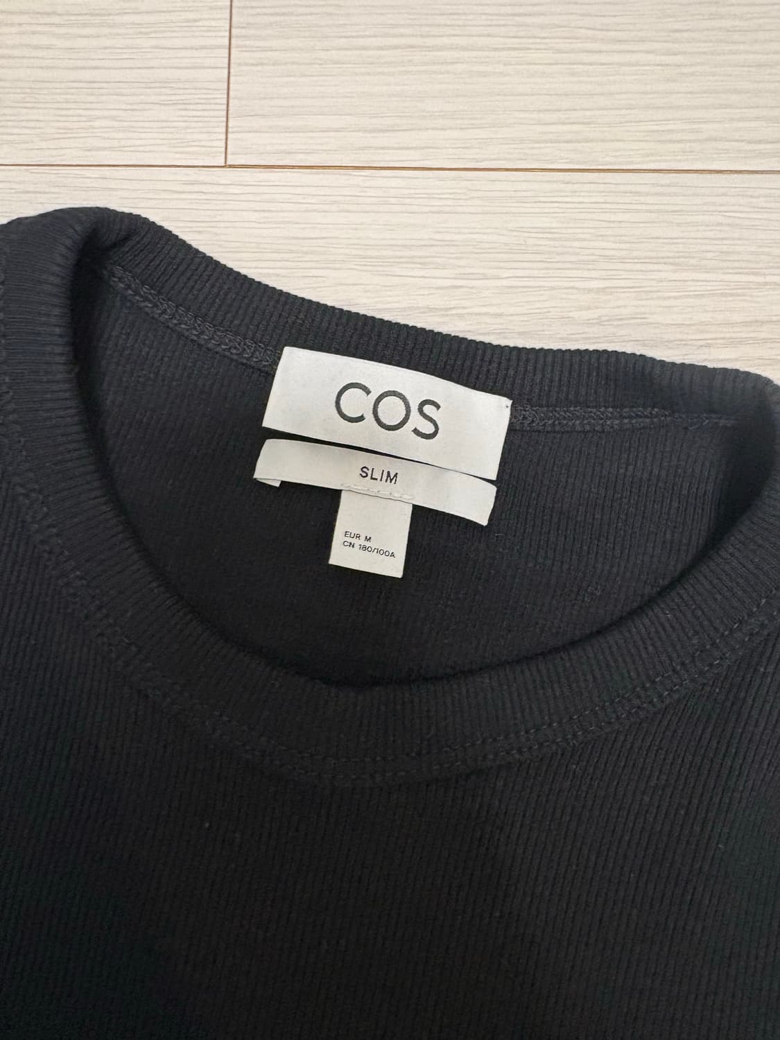 코스 리브드 슬림핏 티셔츠 블랙 M 상품이미지2